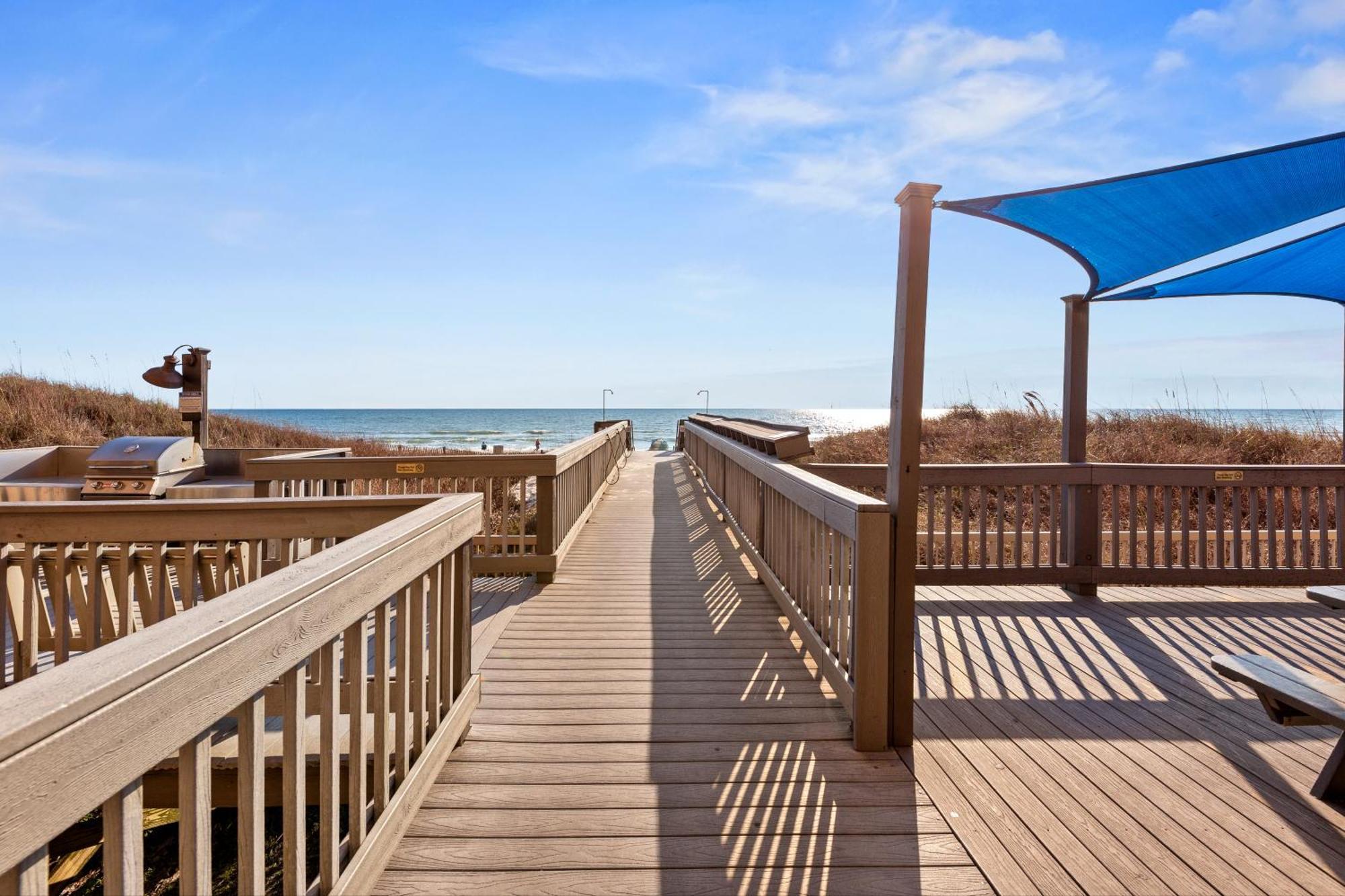 Gulf Front Master Br In Sunrise Beach With Amazing Views! Sleeps 7! Panama City Beach Kültér fotó