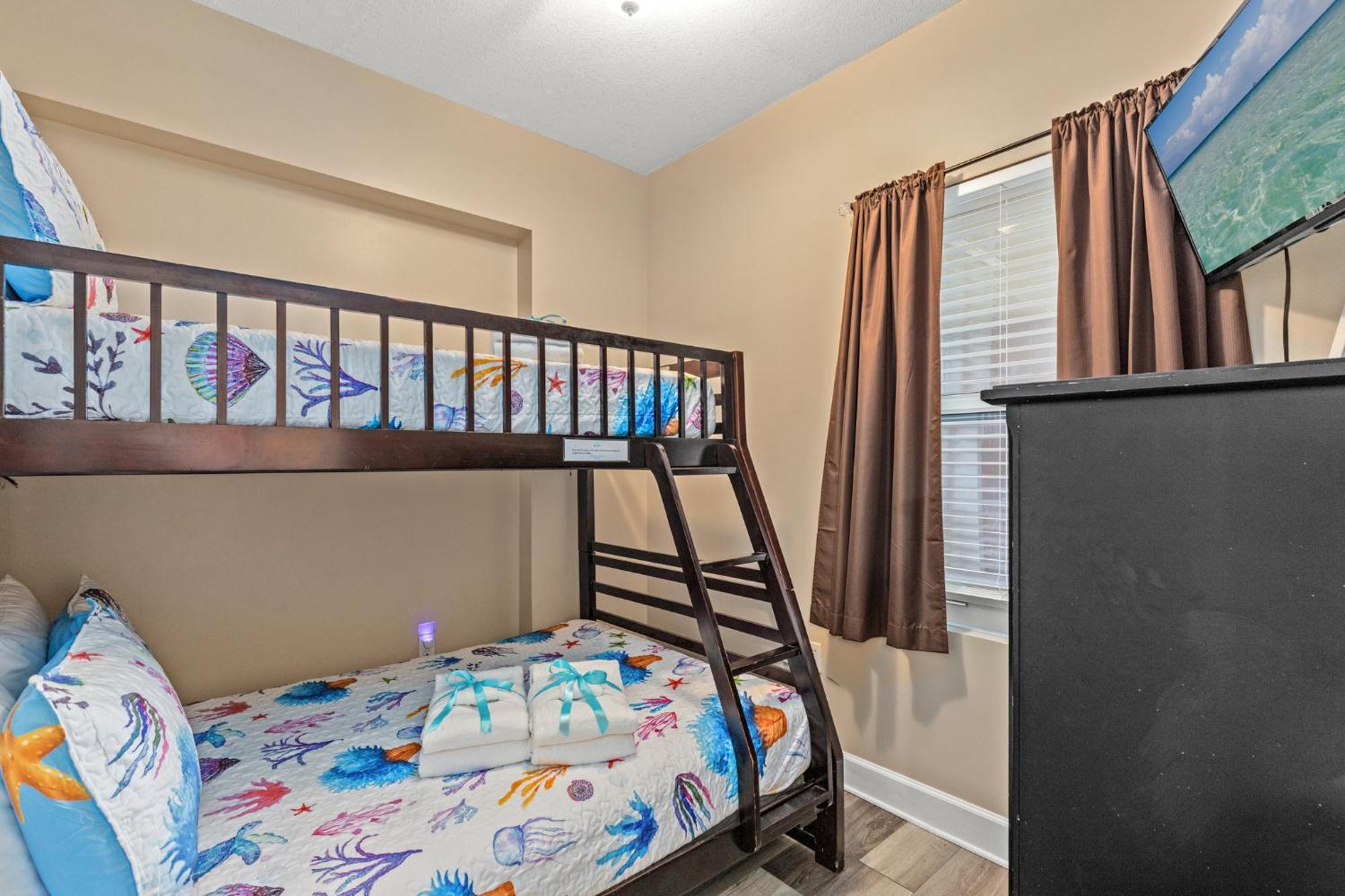 Gulf Front Master Br In Sunrise Beach With Amazing Views! Sleeps 7! Panama City Beach Kültér fotó