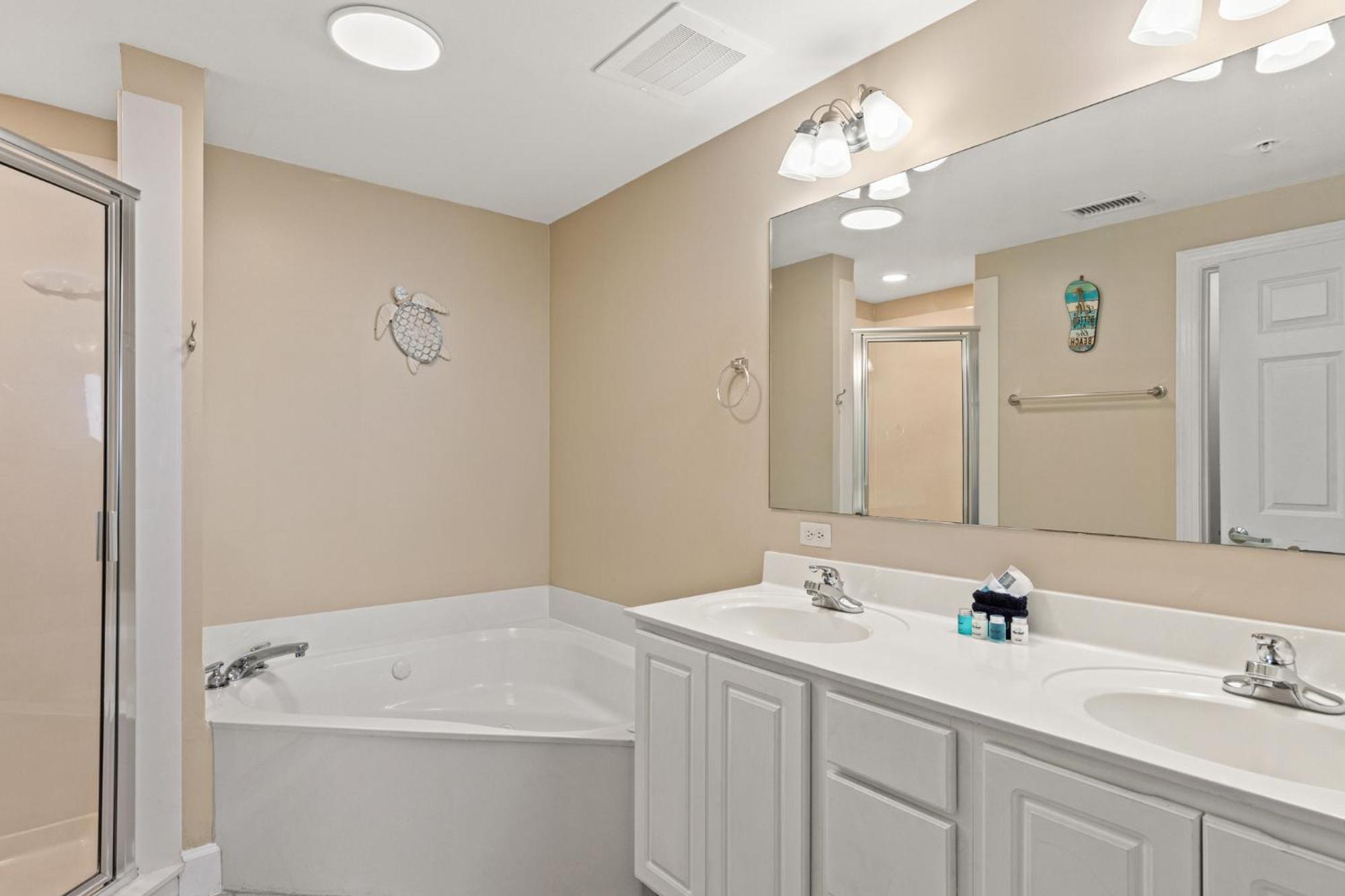 Gulf Front Master Br In Sunrise Beach With Amazing Views! Sleeps 7! Panama City Beach Kültér fotó