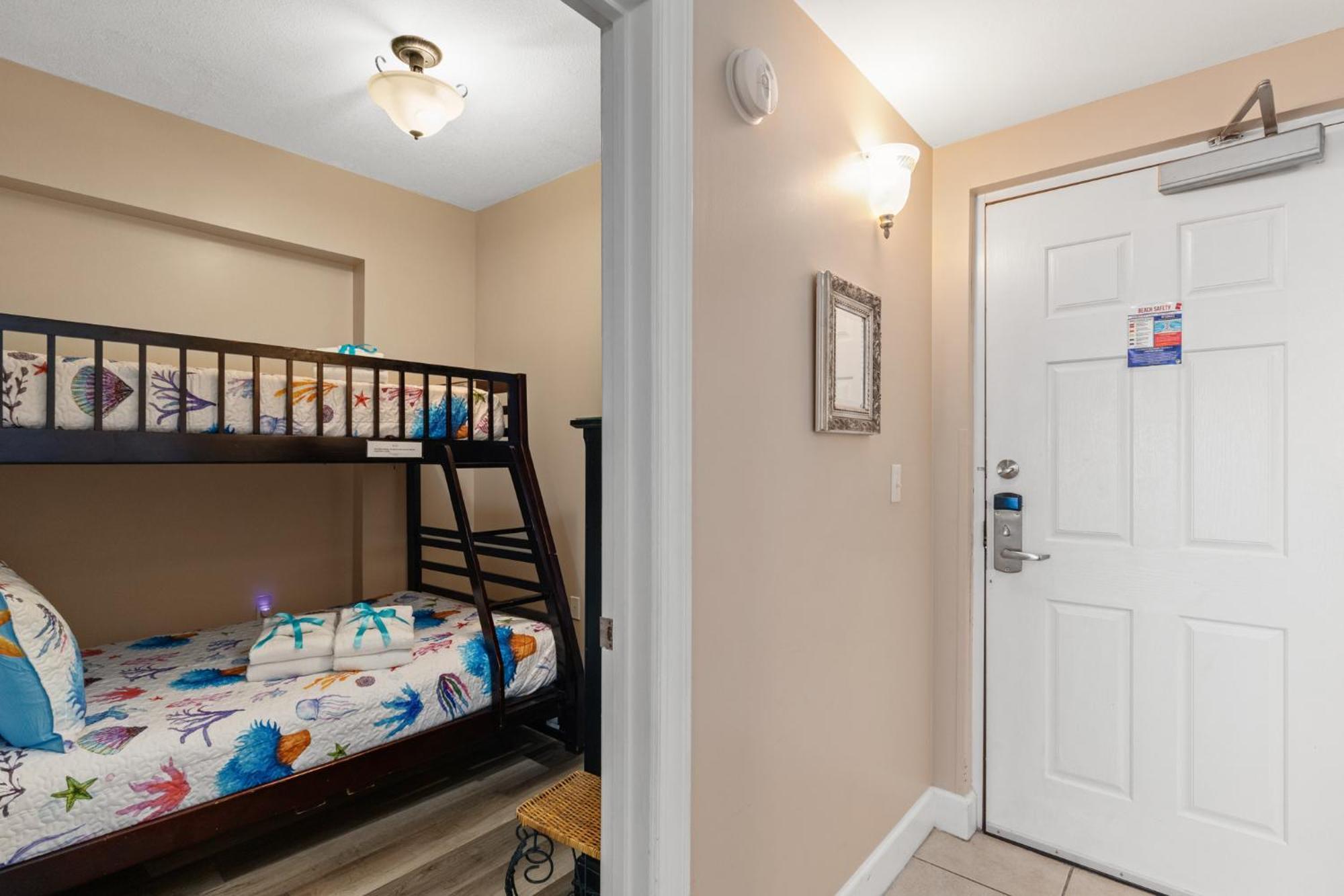 Gulf Front Master Br In Sunrise Beach With Amazing Views! Sleeps 7! Panama City Beach Kültér fotó